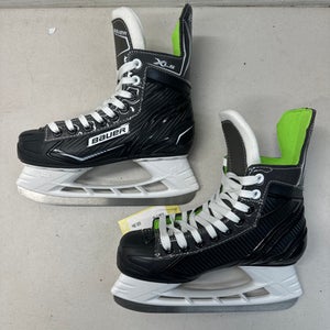 New Bauer XLS Junior Hockey Skate Junior 04 11835-S000196851