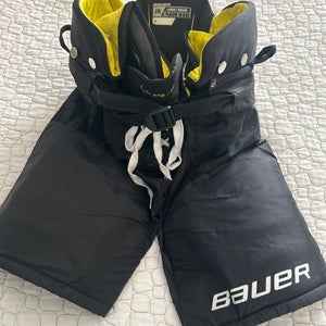 Large Junior Bauer Supreme Ignite Pro Hockey Pants (Used)