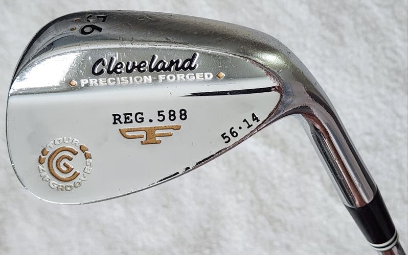 Cleveland REG 588 Tour Zip Grooves 56°/14Golf Wedge RH; Steel Shaft