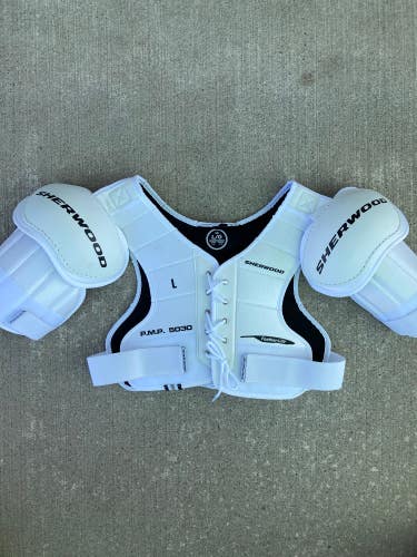 Sher-Wood 5030 Shoulder Pads | Size: Senior Large