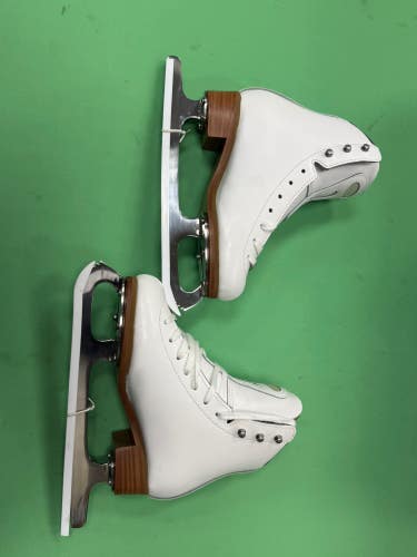 NEW Junior Riedell Capri Figure Skates Size 1.5