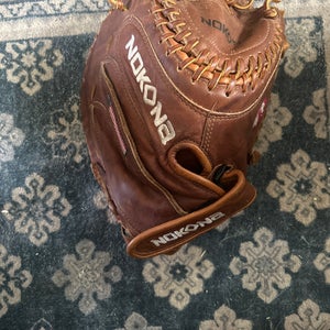 Nokona RH Catcher's Glove 32.5" (Used)