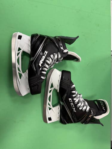 Intermediate CCM RibCor 90K Hockey Skates 6.5 (New)