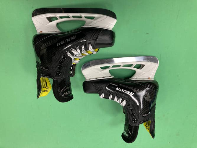 Intermediate Bauer Supreme Ignite Pro+ Hockey Skates Size 5.5 (New)