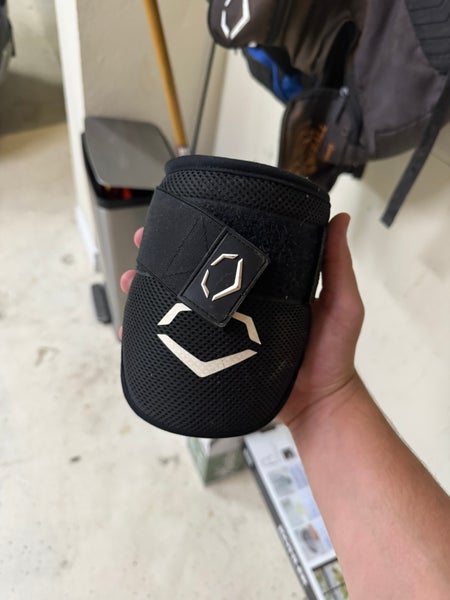 Black Senior EvoShield Elbow Guard Elbow Protection (Used)