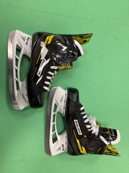 Senior Bauer Supreme Ignite Pro Hockey Skates 7.5 (New)