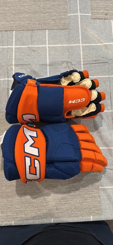 CCM D30 Gloves 14"  (New)