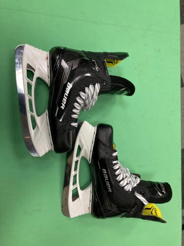Senior Bauer Supreme Ignite Pro+ Hockey Skates 9 (New)