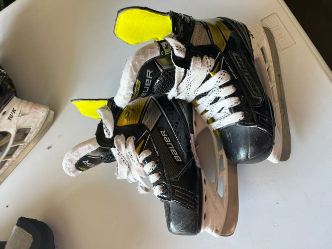 Bauer Supreme 3S Hockey Skates Regular Width 10 (Used)