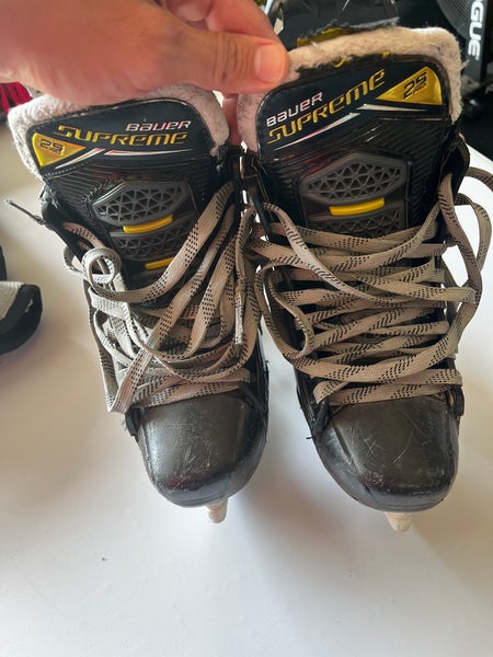 Bauer Supreme 2S Pro Hockey Skates Regular Width Size 3 (Used)