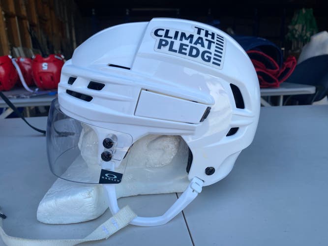 CCM SUPER TACKS X Pro Stock Hockey Helmet Visor Combo White Medium 75331
