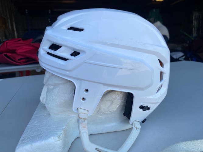 CCM Tacks 710 Pro Stock Hockey Helmet Medium White 73410