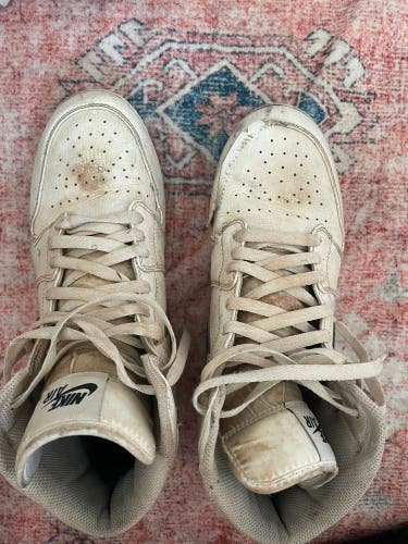 White Men's Adult Size M 10.0 (W 11.0) Air Jordan Molded Cleats Cleats (Used)