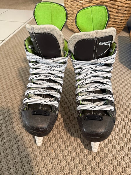 Used Junior Bauer Regular Width  Size 3 XLS Hockey Skates