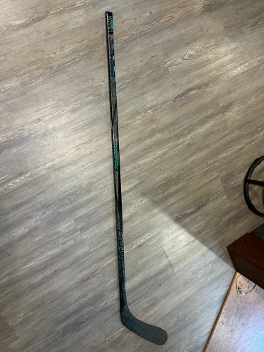 Intermediate Bauer Twitch Left Hand Hockey Stick P92 (Used)