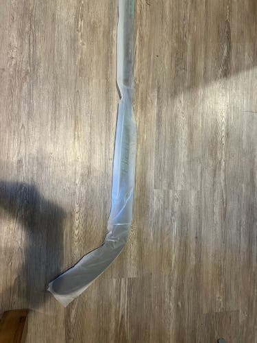 Intermediate Bauer Twitch Left Hand Hockey Stick P92 (New)