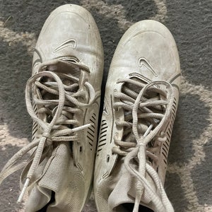 Unisex  Size M 6.5 (W 7.5) Nike Low Top Molded Cleats (Used)