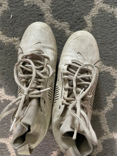 Unisex  Size M 6.5 (W 7.5) Nike Low Top Molded Cleats (Used)