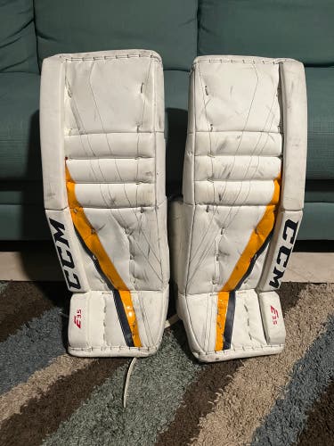 26"  CCM Extreme Flex E3.5 Goalie Leg Pads  (Used)