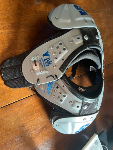 XS Youth Schutt Y Flex 4.2 Shoulder Pads (Used)