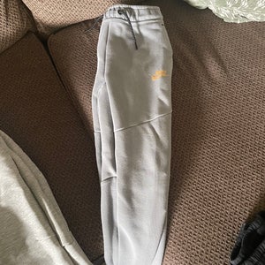 Boys Nike tech sweats- Size Medium