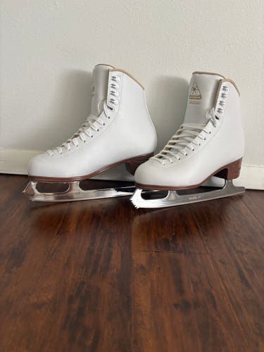 Jackson Ultima Artiste Figure Skates B Adult 7.5 (Used)