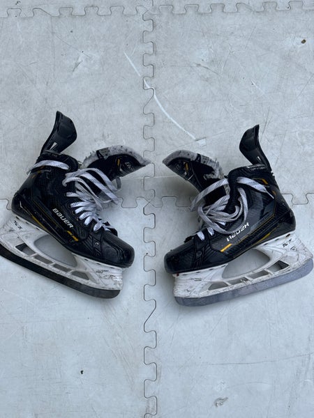 Bauer m5 pro Skates (PLUS BLADES)