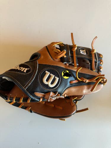 2016 Infield RH Wilson A2000 Baseball Glove 11.25" (Used)