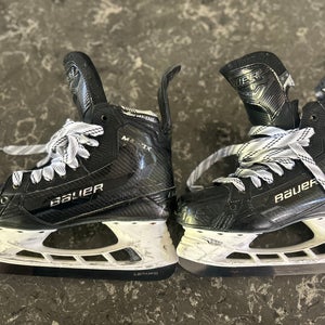 2022 Bauer Matrix Hockey Skates   8.5 (Used)
