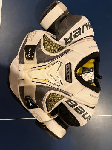 Senior Small Bauer Supreme S170 Shoulder Pads (New)
