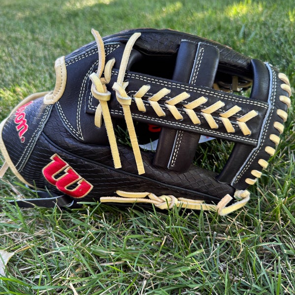 NEW Wilson A2000 FP12 12” Super Snake Skin Infield Fastpitch Softball Glove RHT