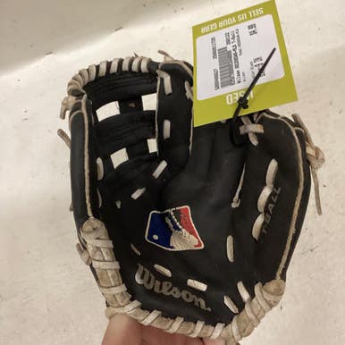 Used Wilson A0200DW9-MLB BB/SB Glove T-ball Black 9" 11725-S000486627
