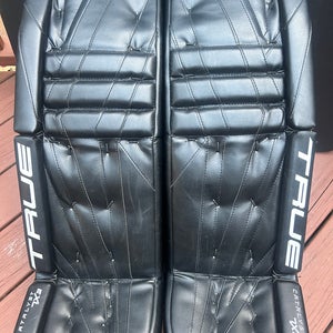 31"  True Catalyst 7X3 Goalie Leg Pads (Used)