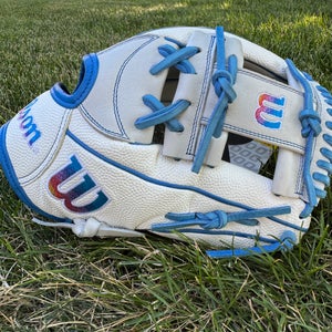 Wilson A2000 H12SS 12” "Love the Moment" LTM Series Fastpitch Softball Glove RHT