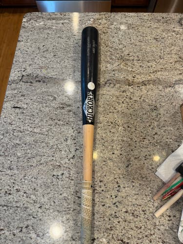 Old Hickory MT27 Maple BBCOR Certified Bat (-3)  29 oz 32" (Used)