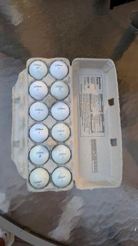 Titleist Golf Balls 12 Pack (1 Dozen) (Used)