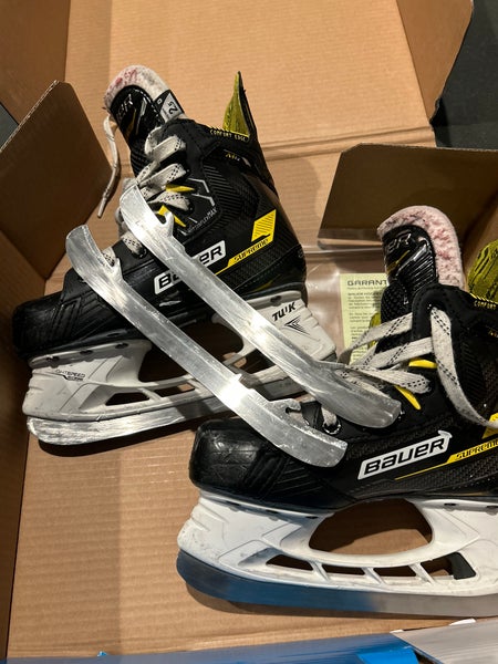 Bauer Supreme M4 Hockey Skates Regular Width Size 2.5 (Used)