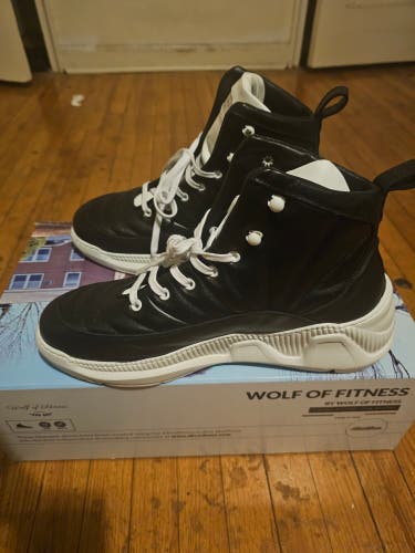 Wolf of Fitness Sneakers