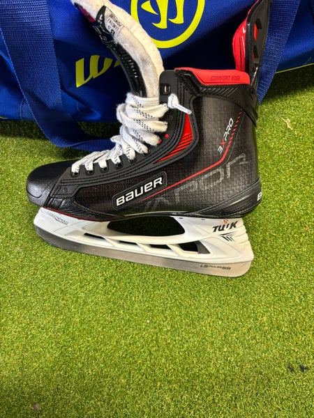 2024 Bauer Vapor 3X Pro Hockey Skates Regular Width 8.5 (Used)