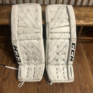 32" CCM Extreme Flex 5.9 Goalie Leg Pads (Used)