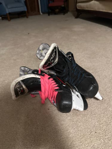 Bauer Hockey Skates 6.5 (Used)