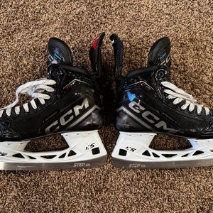 2023 CCM JetSpeed FT690 Hockey Skates Regular Width 7.5 (Used)