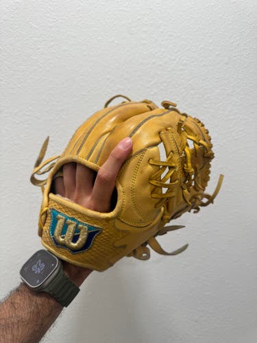 11.5" Wilson Staff Custom Infield Glove From Japan