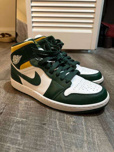 Air Jordan Mid- Men's Size M 10.0