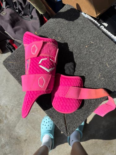 Pink Senior EvoShield Leg guard (Used)