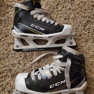 CCM Tacks 9080 Hockey Skates Regular Width Size 4 (Used)
