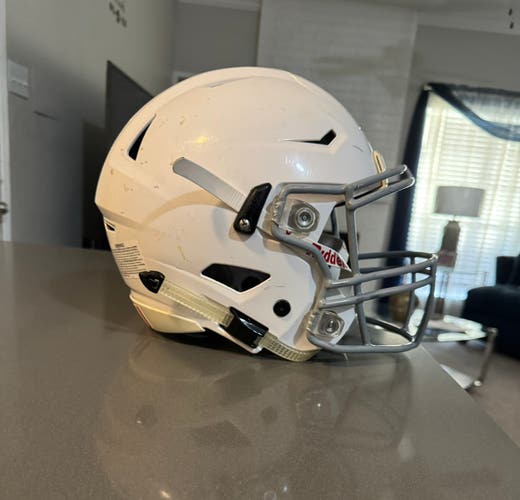 Riddell SpeedFlex Youth Medium Helmet + XFlexion XS Shoulder Pads – Full Gear Bundle