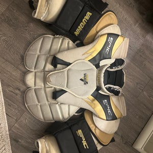 Small  Vaughn Epic 8600 Goalie Chest Protector