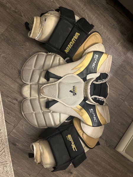 Small  Vaughn Epic 8600 Goalie Chest Protector