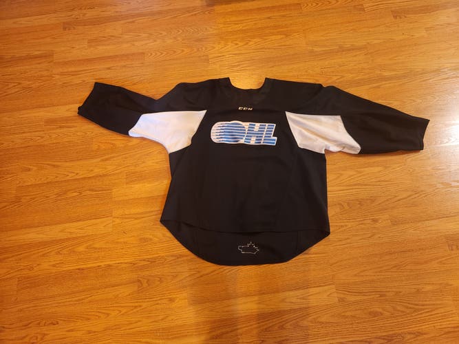 OHL 58g Goalie cut CCM Jersey excellent condition(Used)